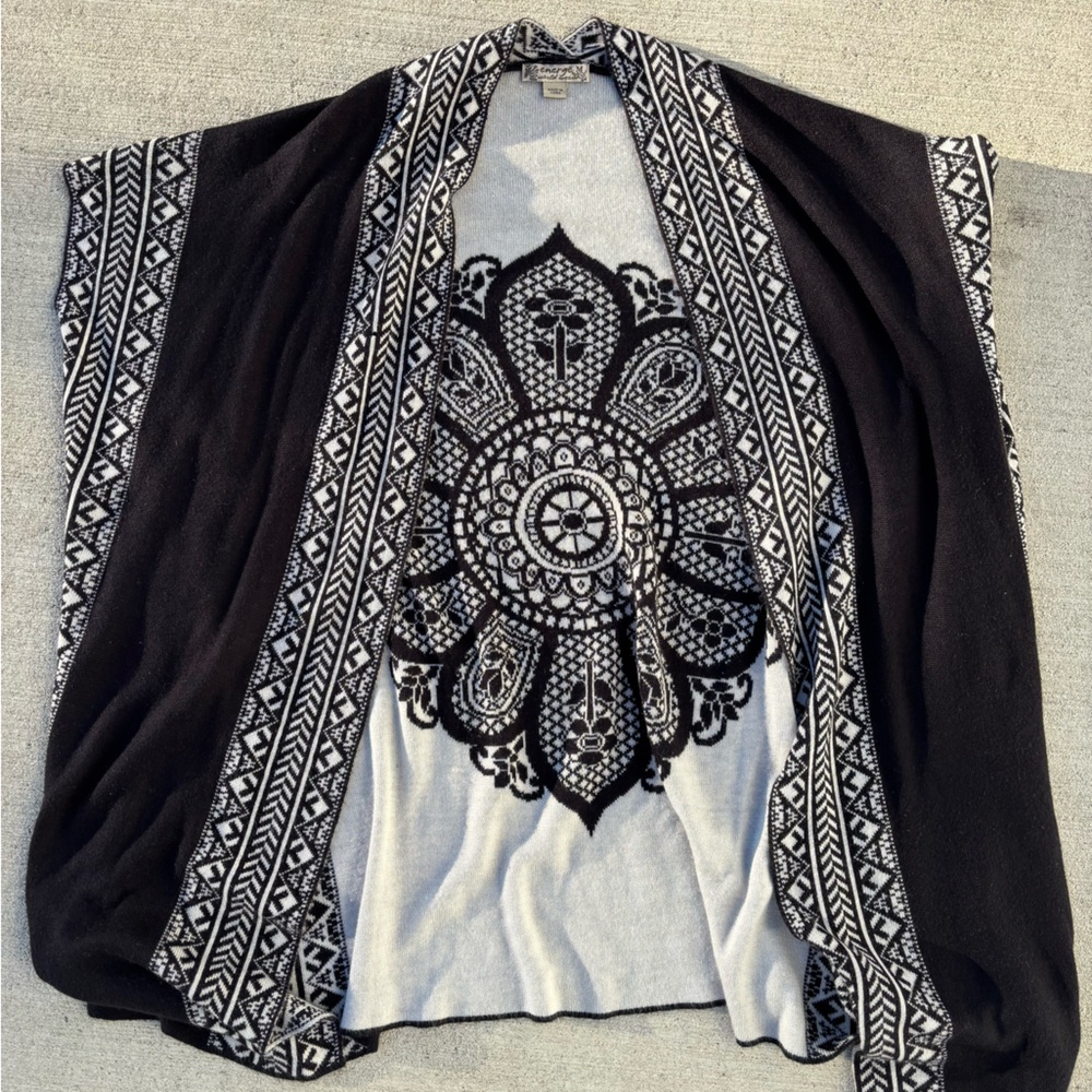 Black and White Patterned Kimono